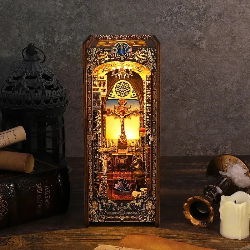 Maison miniature à assembler – Décoration pour bibliothèque