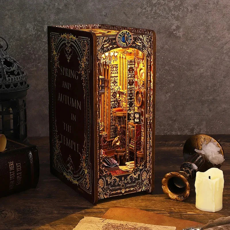 Maison miniature à assembler – Décoration pour bibliothèque