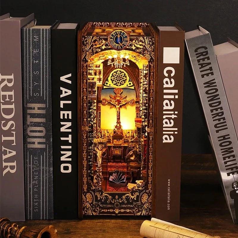 Maison miniature à assembler – Décoration pour bibliothèque
